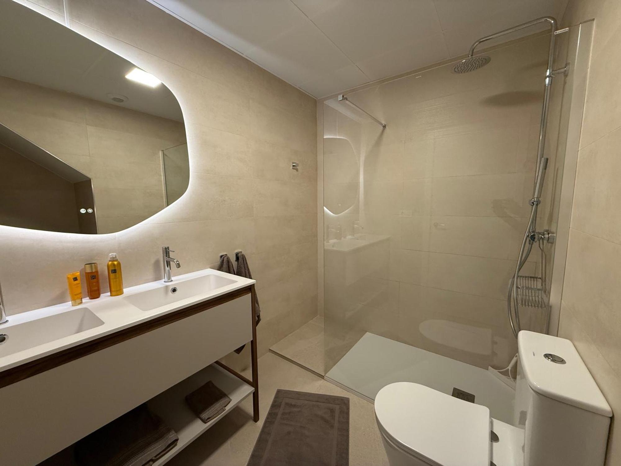 Apartment H2m Postigo Duplex Terrace 2 Bathrooms, Smart Tv, Oven *